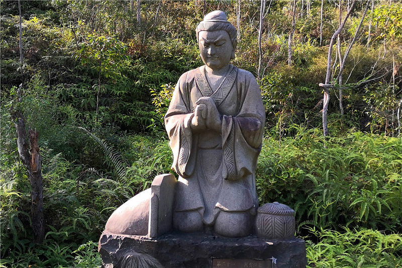 闻雷泣墓